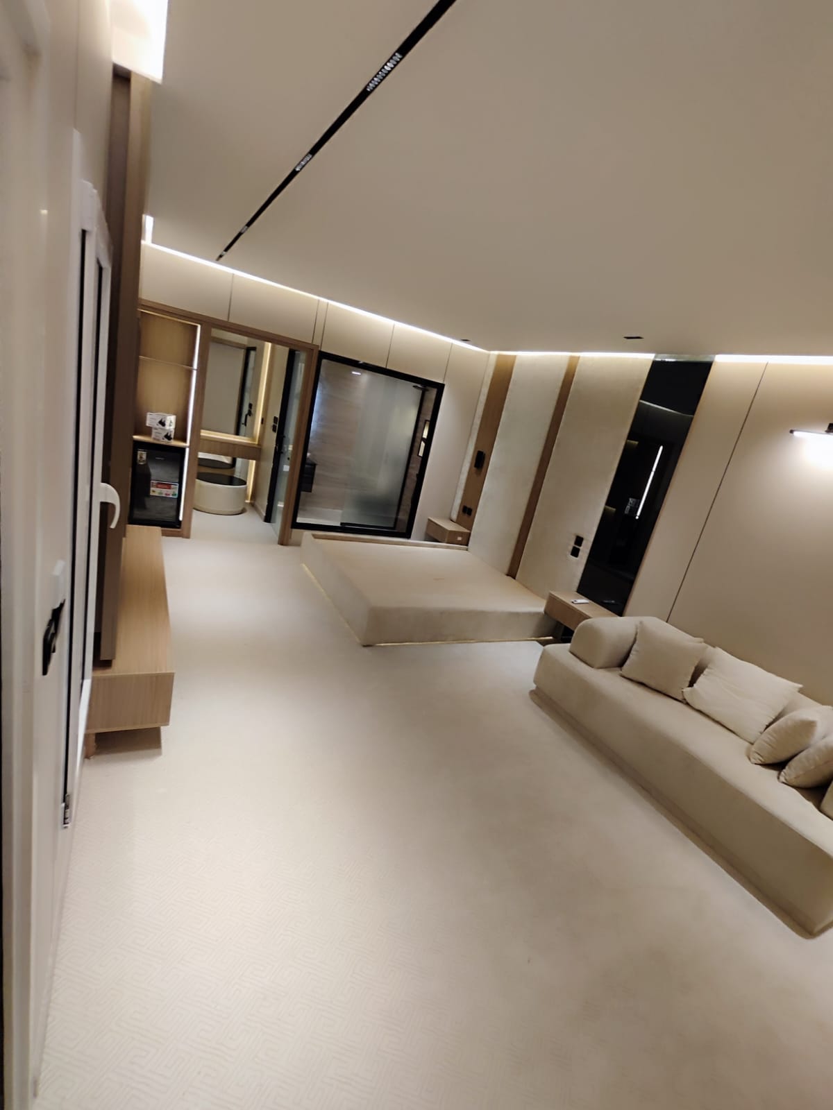 Completed interior fit-out with panelling and integrated joinery in Doha (view 5)
